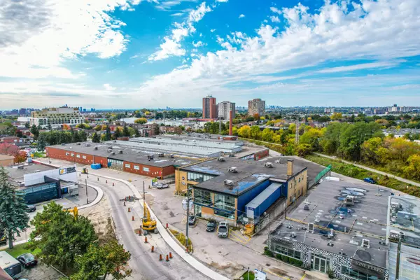 Toronto W04, ON M6E 4V9,670 Caledonia RD #301