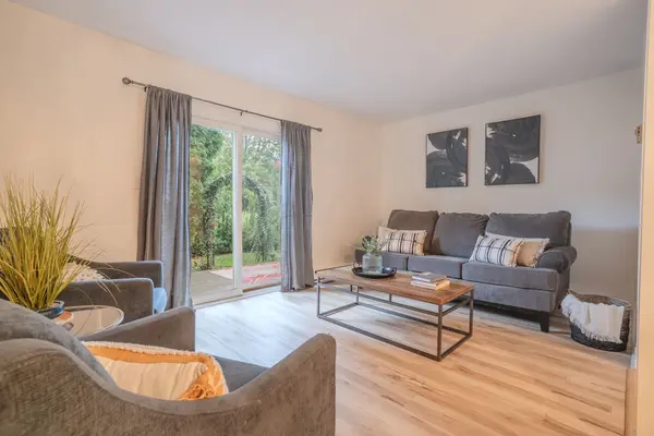 St. Catharines, ON L2N 6Z3,38 Elma ST #8