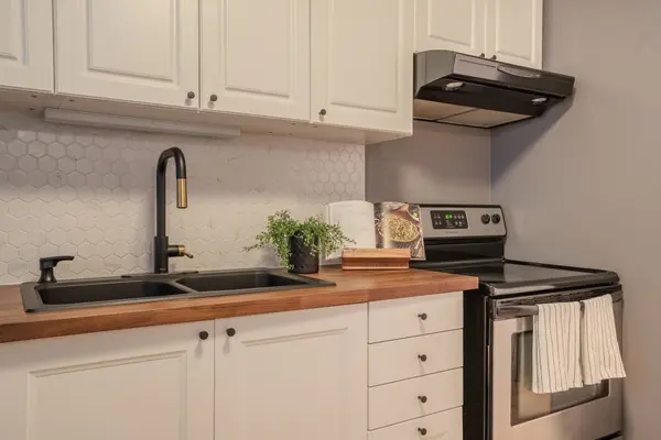 St. Catharines, ON L2N 6Z3,38 Elma ST #8