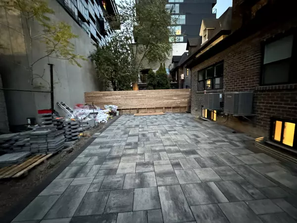 Toronto C01, ON M5V 1H6,54 Stewart ST