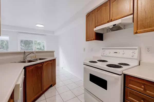 Burlington, ON L7L 7A1,626 Iris CT