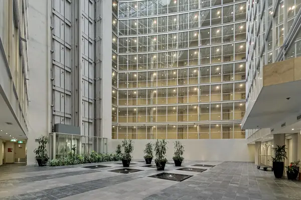 650 Queens Quay W #508, Toronto C01, ON M5V 3N2