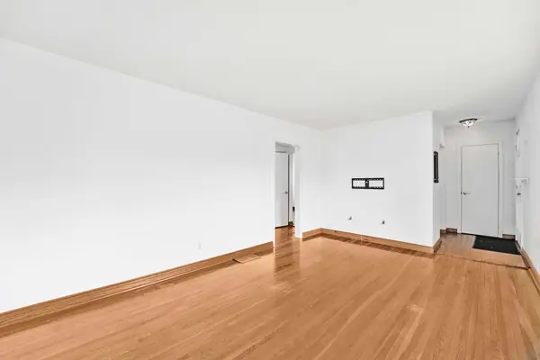 Toronto W10, ON M9W 2B8,17 Tofield CRES