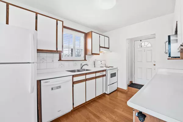 Toronto W10, ON M9W 2B8,17 Tofield CRES