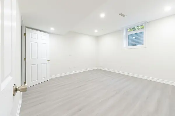 Milton, ON L9T 5Z4,1584 Stevenson ST