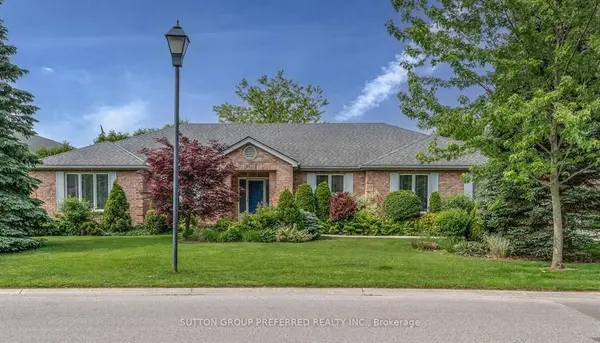 London South, ON N6C 5W9,1 Highland Woods CT