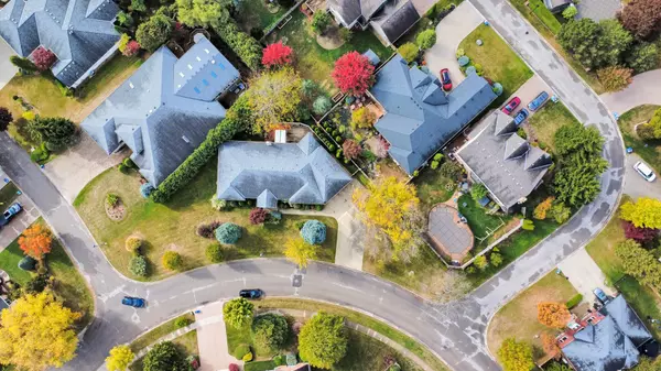 London South, ON N6C 5W9,1 Highland Woods CT