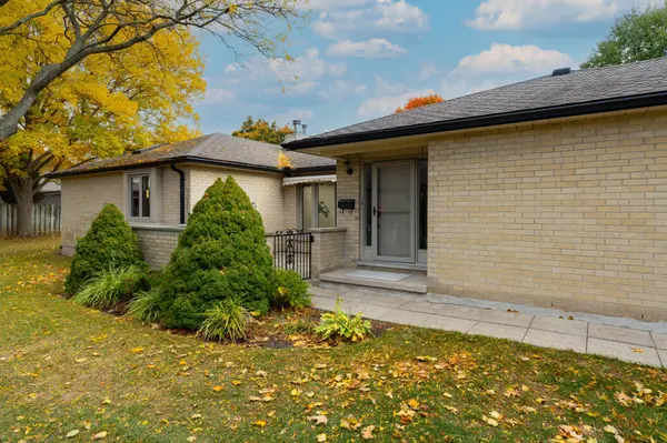 London South, ON N6J 4L6,93 Pine Valley Gate #27