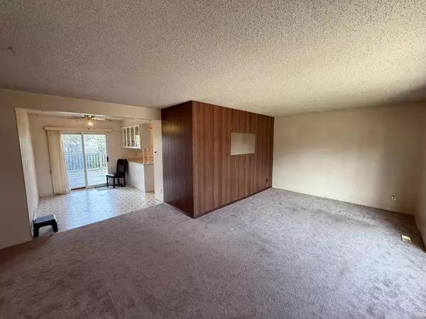 Hinton, AB T7V1B8,122 Dorin DR