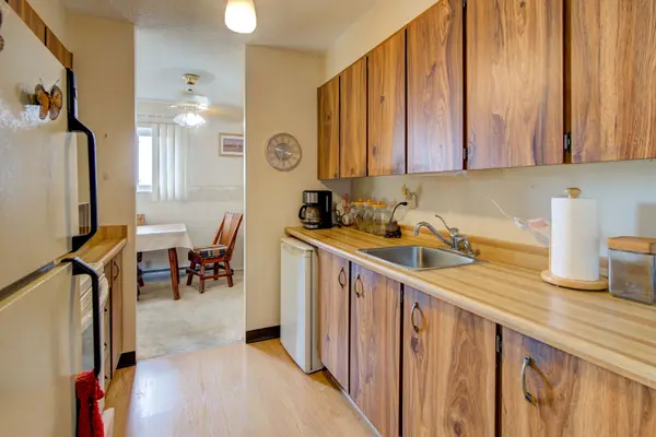 Gananoque, ON K7G 3A4,610 William ST S #406