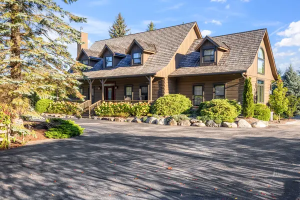 Blue Mountains, ON N0H 1J0,133 OLD LAKESHORE RD