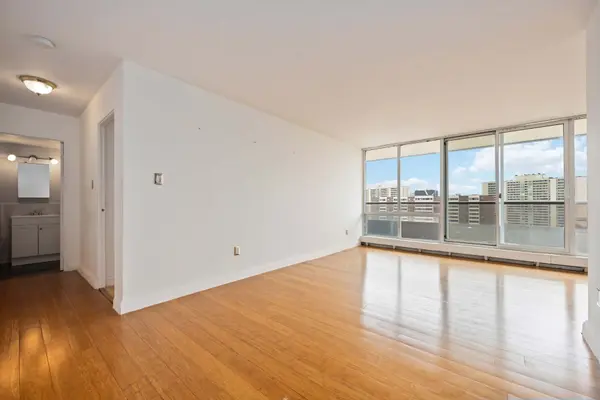 Toronto W05, ON M3J 1K9,31 Four Winds DR #1014