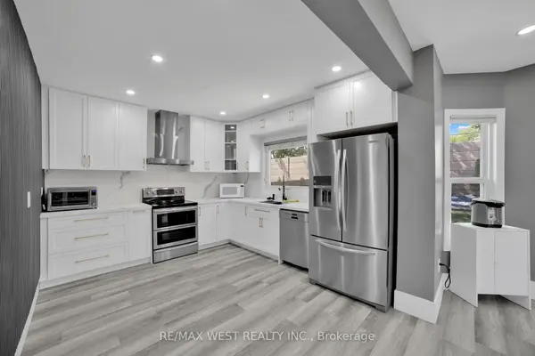 Oakville, ON L6H 4J4,339 Parklane RD