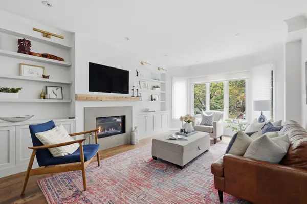 Toronto C04, ON M4R 1R3,198 Glenview AVE