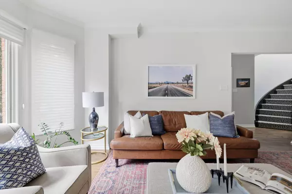 Toronto C04, ON M4R 1R3,198 Glenview AVE