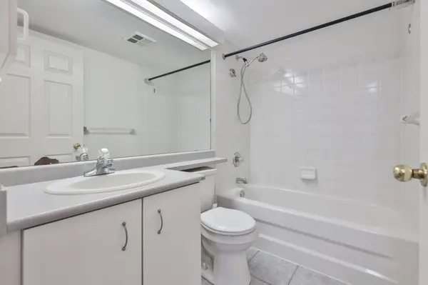 Pickering, ON L1V 6Z6,1625 Pickering Pkwy #709