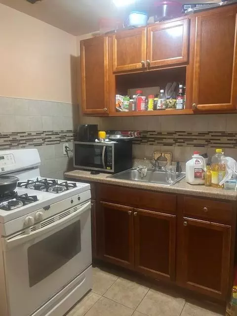 Brooklyn, NY 11226,54 Veronica PL #1B