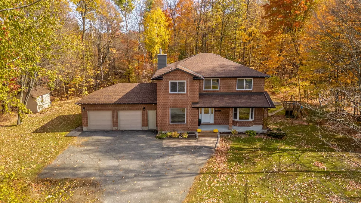 Orleans - Cumberland And Area, ON K4B 1J1,4720 Whispering Willow DR