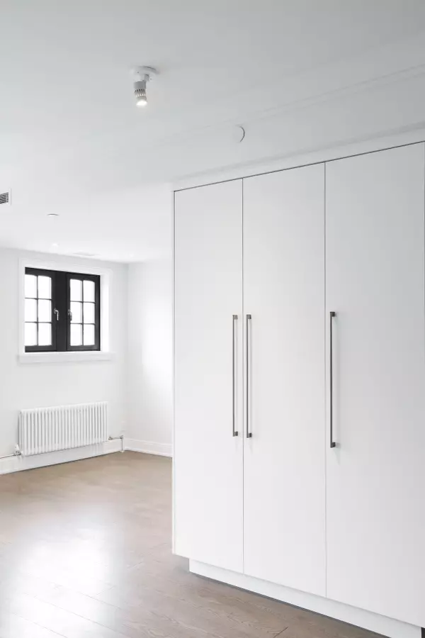 Toronto C02, ON M4V 1H9,2 Clarendon AVE #304