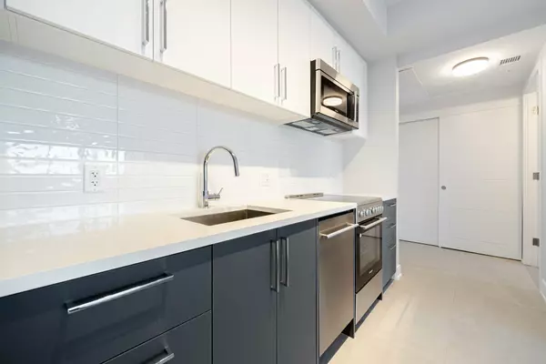 Toronto C04, ON M6B 2Y9,2525 Bathurst ST #510