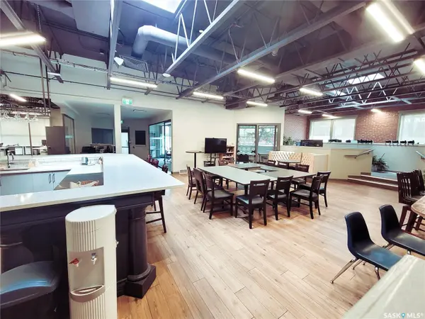 301 Ontario AVENUE #WAR ROOM, Saskatoon, SK S7K 1S3