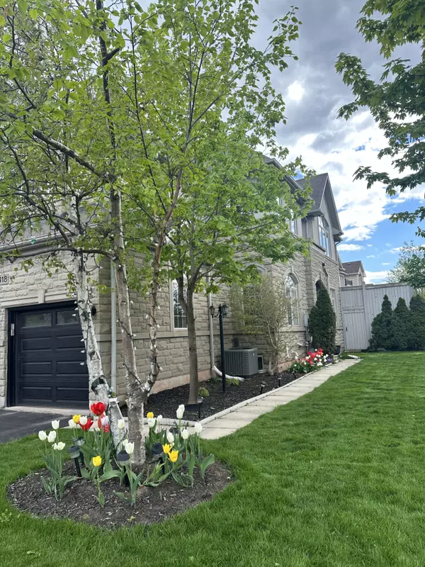 2418 Wasaga DR, Oakville, ON L6H 0B8