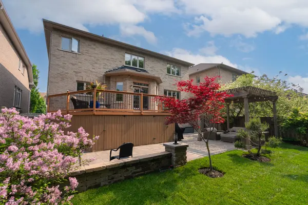 Whitchurch-stouffville, ON L4A 1H4,16 Durhamview CRES