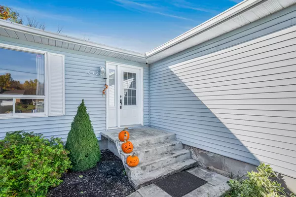 Champlain, ON K6A 2R2,912 Pattee RD E