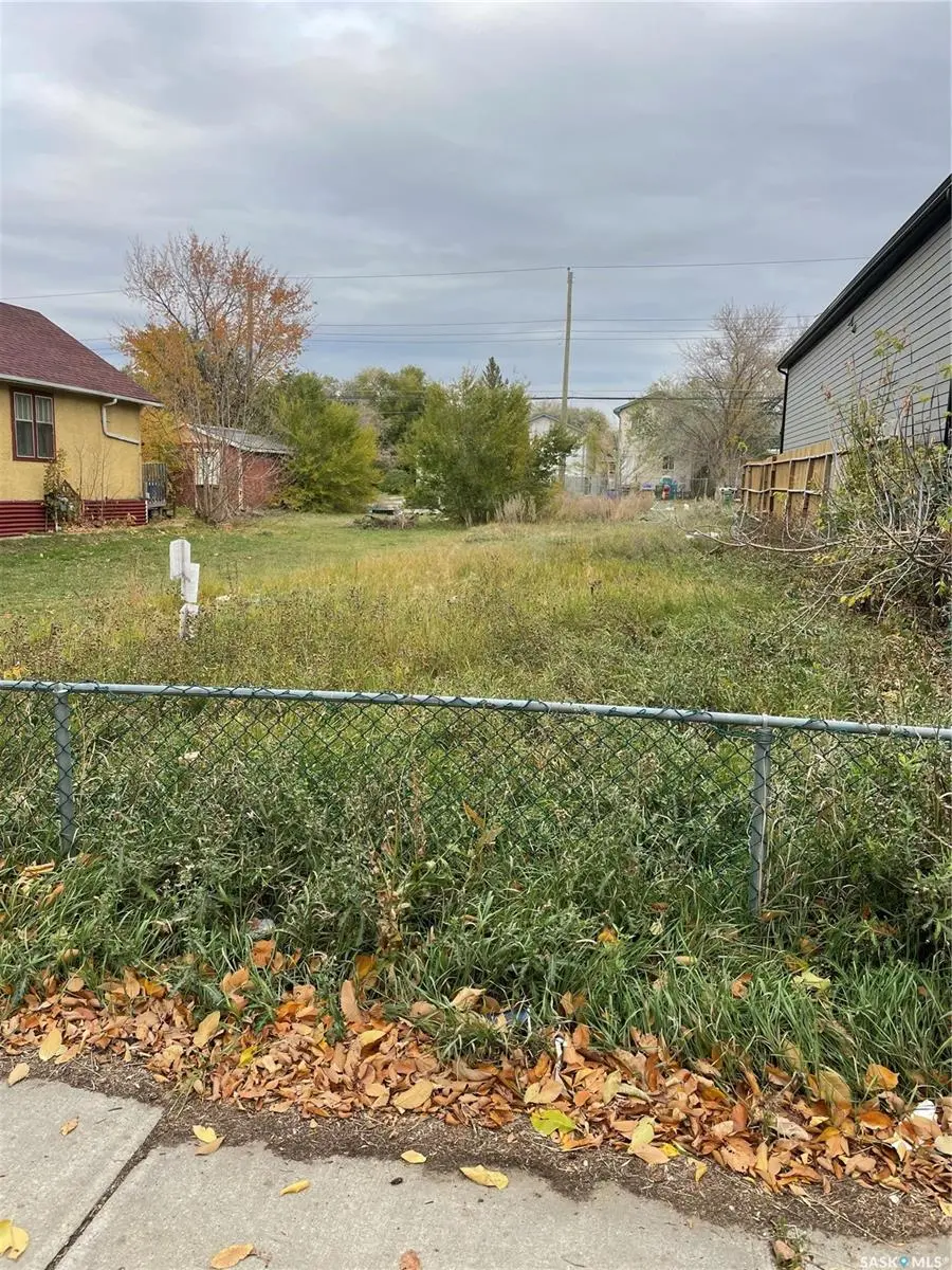 Regina, SK S4T 2M6,945 Robinson STREET