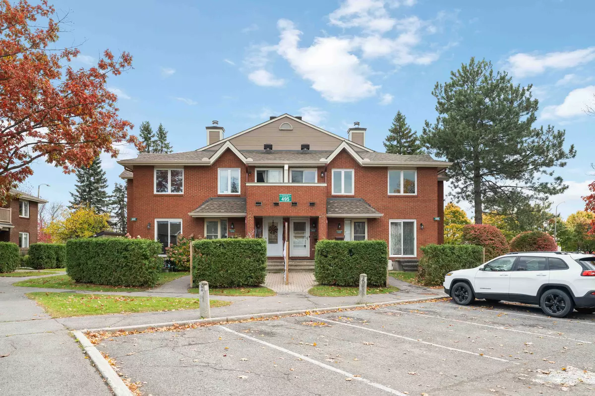 Orleans - Cumberland And Area, ON K4A 2E1,495 Canteval TER #203