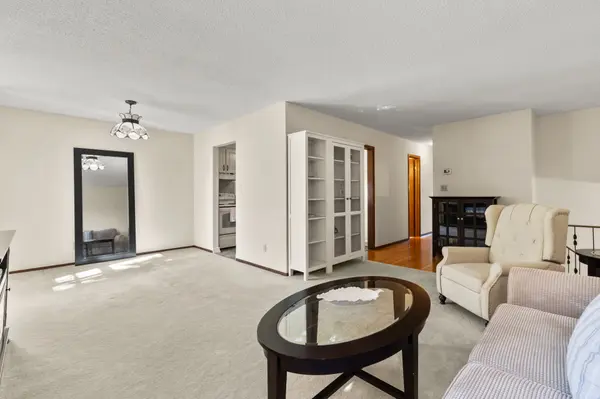 St. Catharines, ON L2M 7C4,6 Lakebreeze CRES