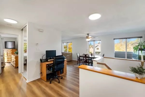 Orleans - Cumberland And Area, ON K4A 2E1,495 Canteval TER #203