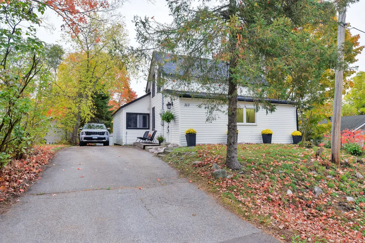 Tay, ON L0K 2C0,313 Ouida ST