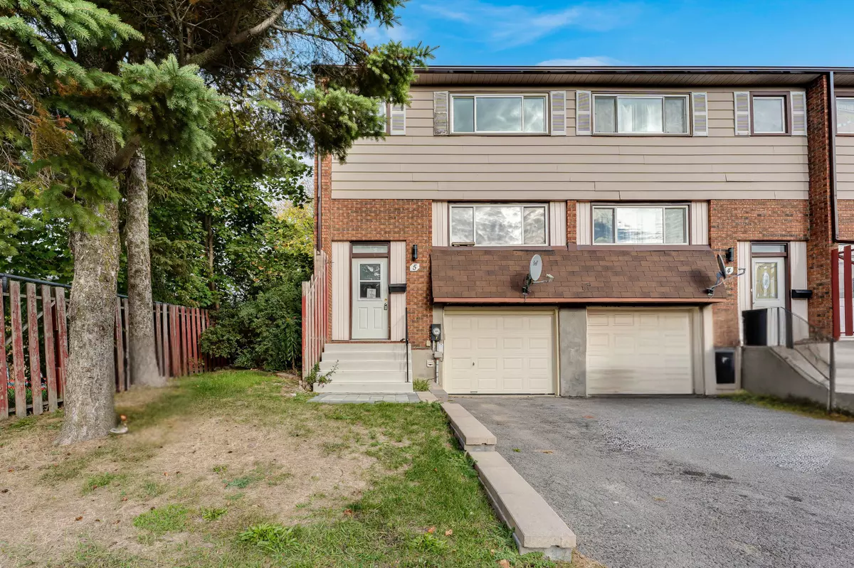 Greater Napanee, ON K7R 3R8,5 Meadow LN