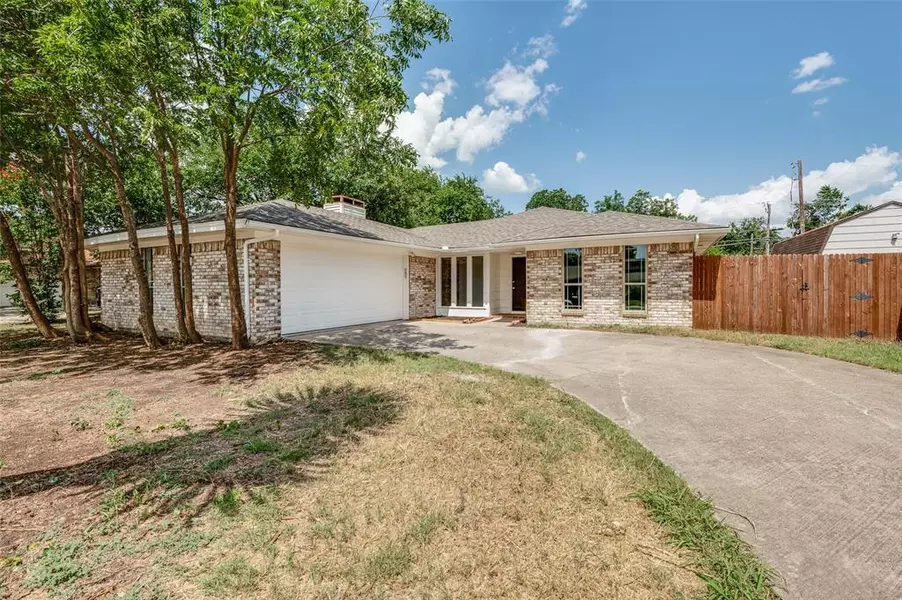 1902 Pat Ln, Carrollton, TX 75006