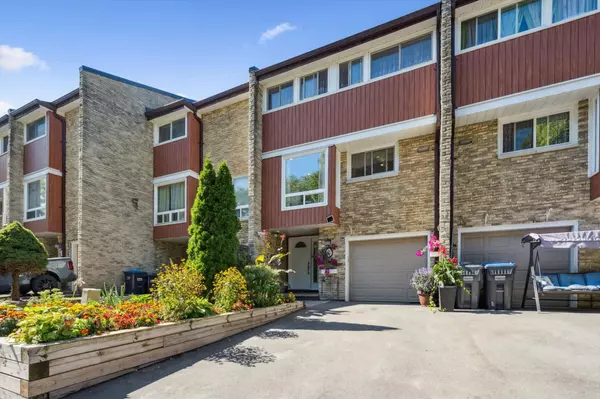 Mississauga, ON L5J 4B2,915 Inverhouse DR #24