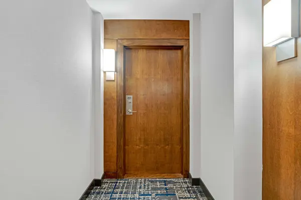 1 Hurontario ST #203, Mississauga, ON L5G 0A3