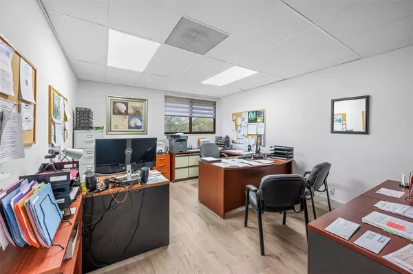 Coral Springs, FL 33071,1881 N University Drive #205