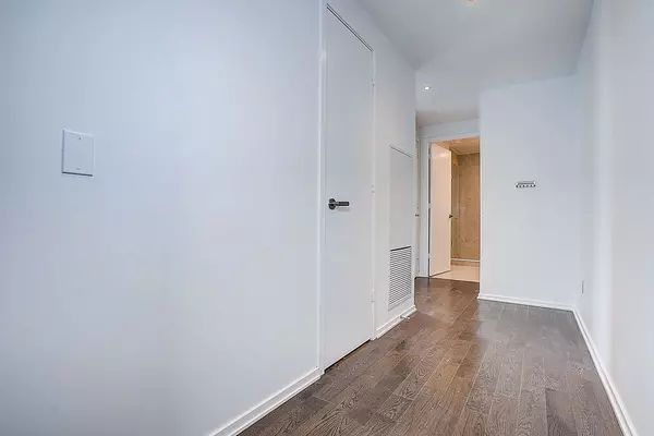 Toronto C08, ON M5A 0C9,16 Bonnycastle ST #1208