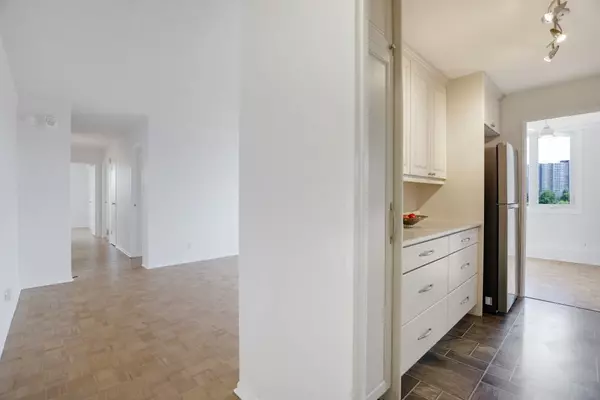 Britannia - Lincoln Heights And Area, ON K2B 5W8,2625 Regina ST #301