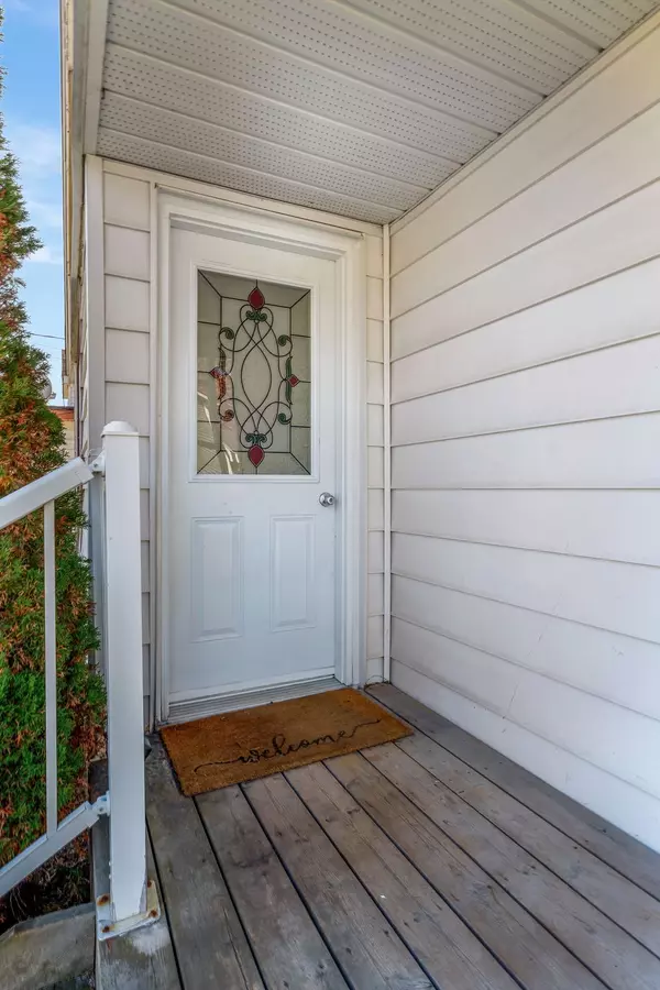 Quinte West, ON K8V 4K1,101 Wall ST