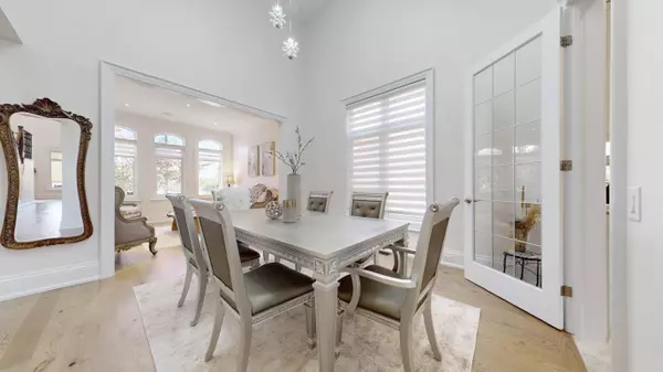 King, ON L7B 0M1,24 Hogan CT