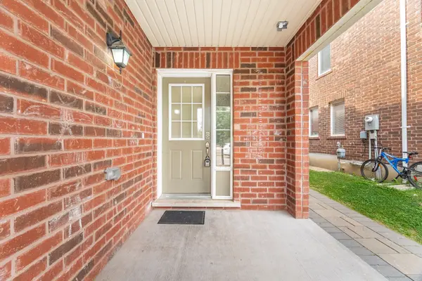 Brampton, ON L7A 0V9,42 Memory LN