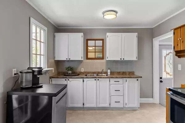 Orillia, ON L3V 2W8,307 LINWOOD AVE