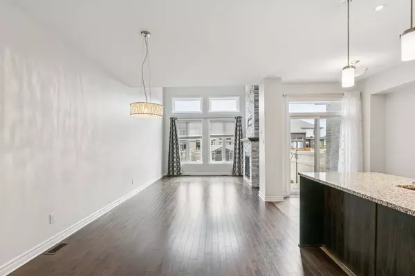 Blossom Park - Airport And Area, ON K1X 0C9,525 Rowers WAY