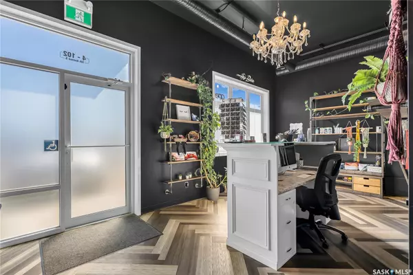 Warman, SK S0K 4S2,102 5th AVENUE S #4B