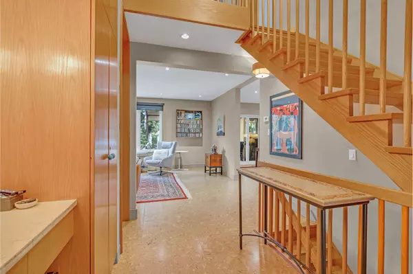 Toronto W04, ON M6M 2S1,61 Parkchester RD