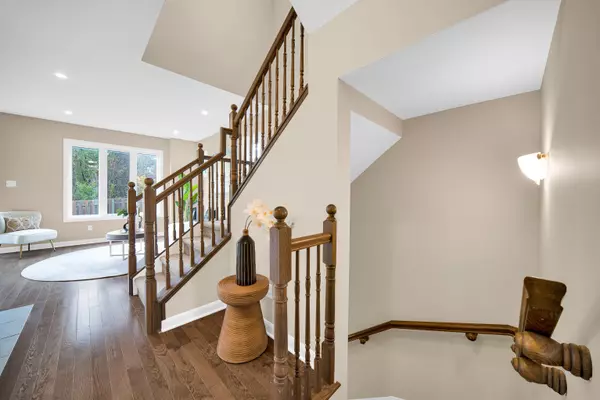 Barrhaven, ON K2J 6P1,210 Geyser PL