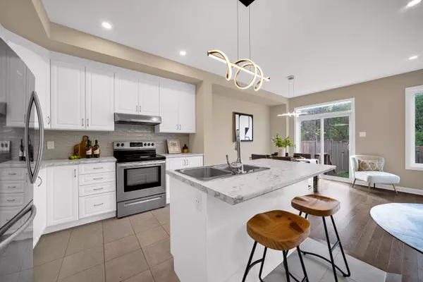 Barrhaven, ON K2J 6P1,210 Geyser PL