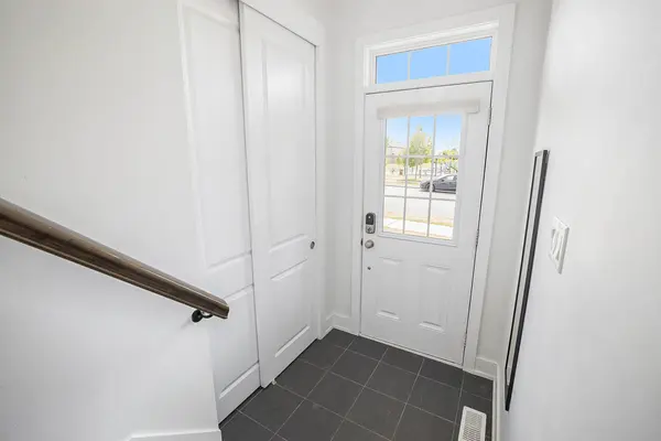 Kanata, ON K2M 3A6,285 Meadowbreeze DR